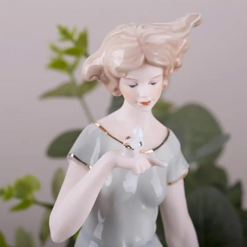 Europe Ceramic Beauty Figurine - Nutcracker Figurine 리뷰 및 가격